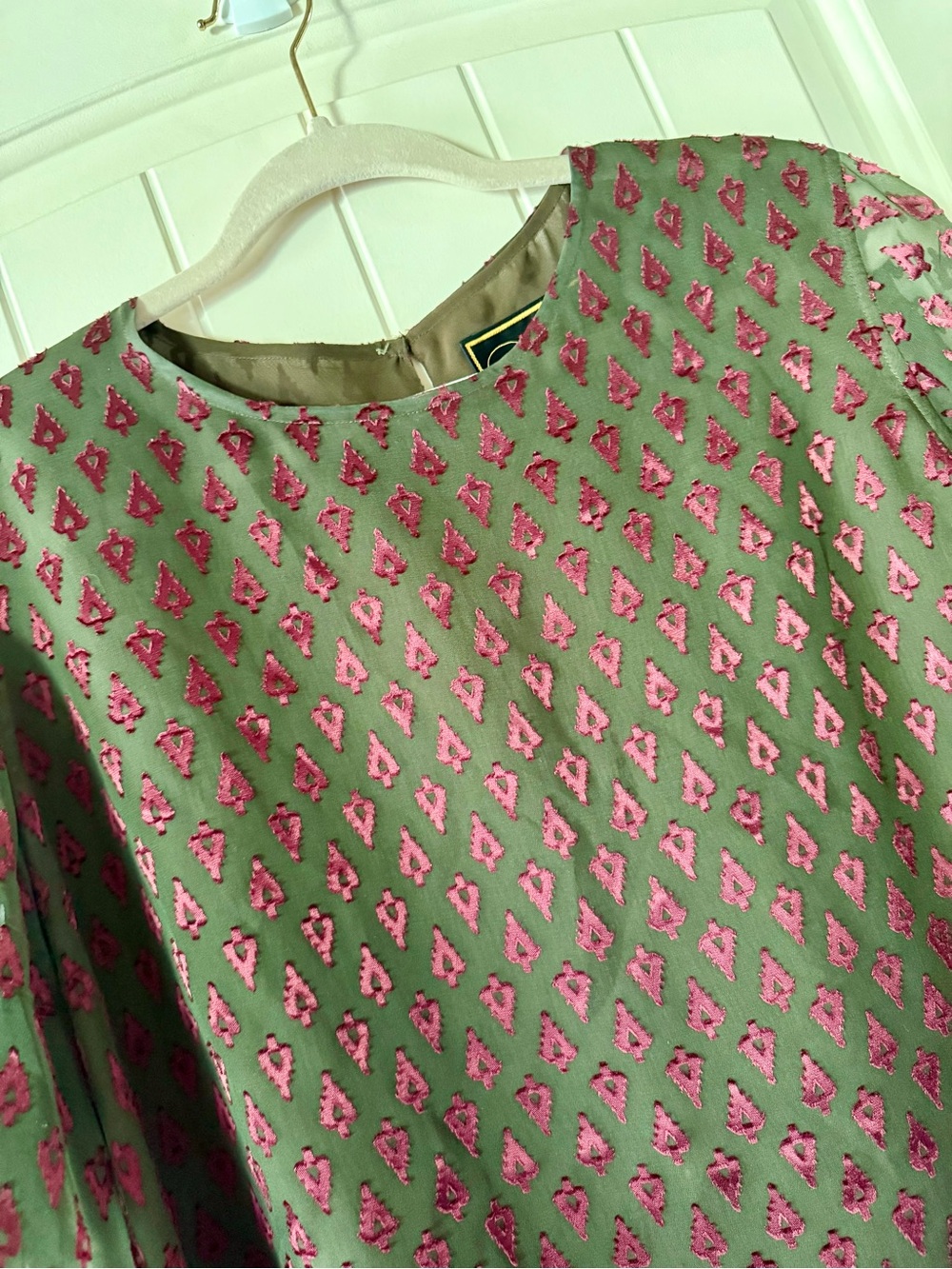 DG2 by Diane Gilman Geometric Clipped Jacquard Blouse